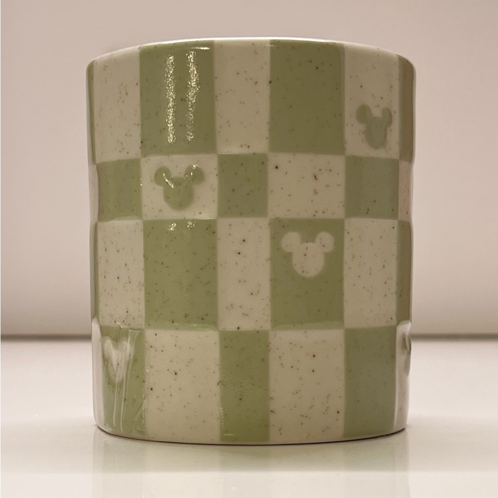 NEW DISNEY PARKS HOME COLLECTION MICKEY FRESH LEMON BASIL SCENTED CANDLE 🕯️